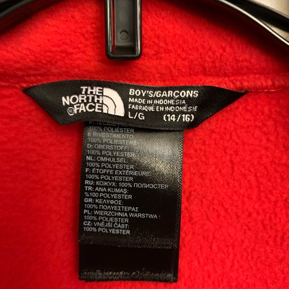 2 in1 north face coat with hood. - Picture 3 of 6